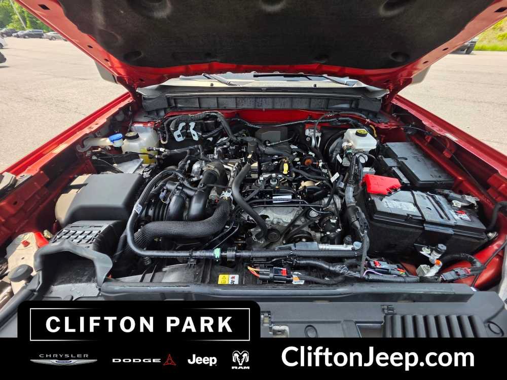 Used 2024 Ford Bronco Black Diamond AWD/4WD image 28