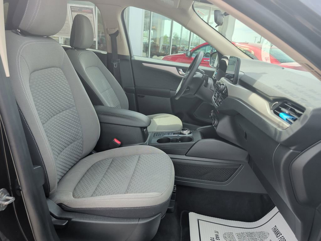 Used 2020 Ford Escape SE image 21