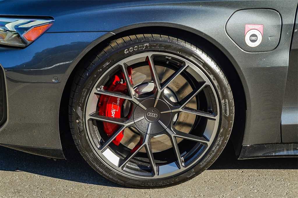 New 2026 Audi RS e-tron GT performance image 10