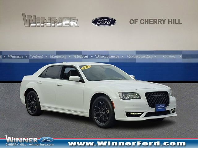 Used 2023 Chrysler 300 Touring L w/ Comfort Group AWD/4WD image 1