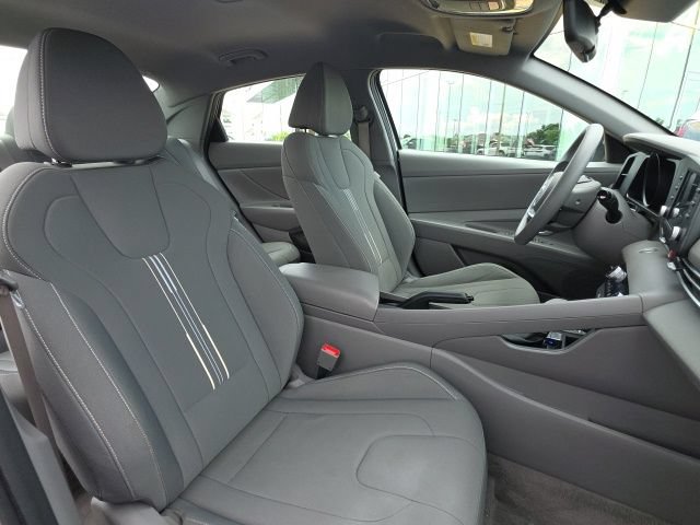 Used 2023 Hyundai Elantra SEL FWD image 8