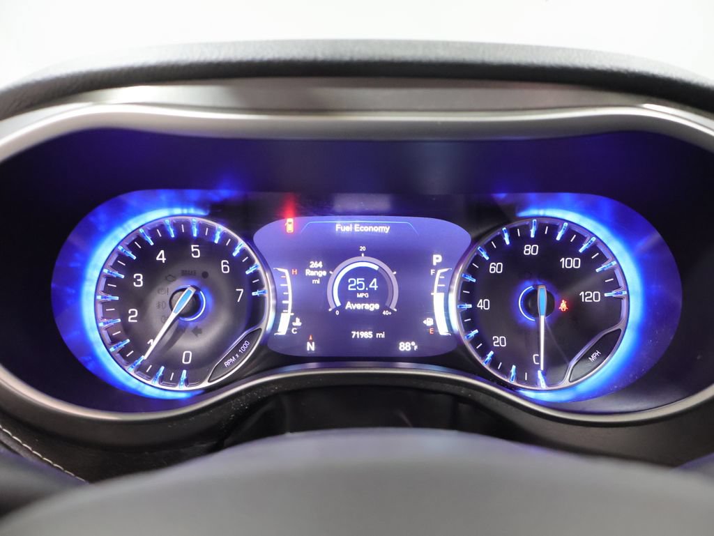 Used 2022 Chrysler Pacifica Touring-L AWD/4WD image 35