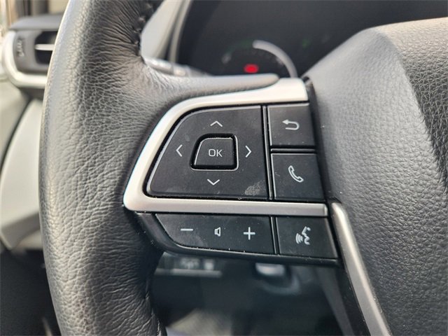 Certified 2025 Toyota Sienna XLE image 28