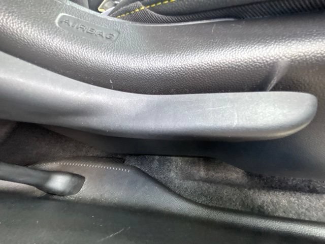 Used 2025 Chevrolet Trax LT FWD image 11