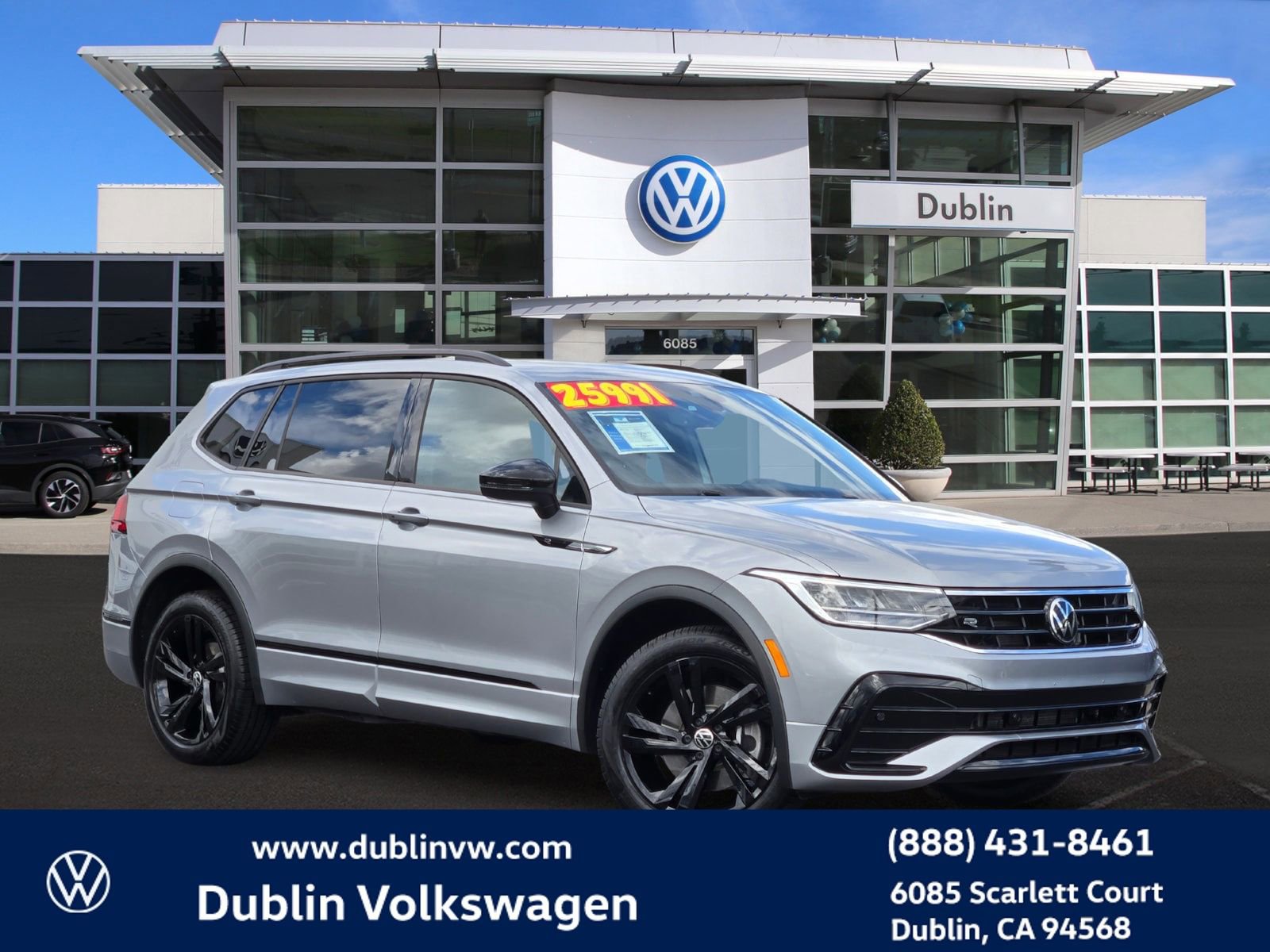 Certified 2023 Volkswagen Tiguan SE R-Line image 1