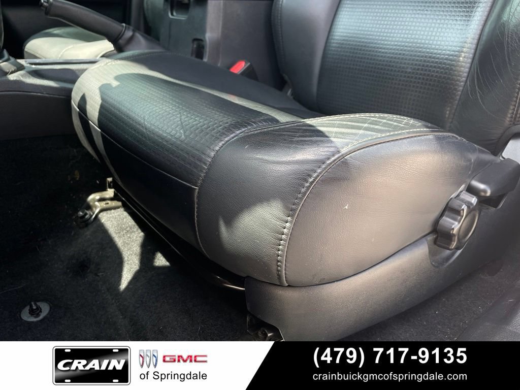 Used 2018 Toyota Tacoma TRD Sport w/ TRD Premium Sport Package AWD/4WD image 19