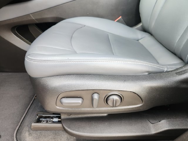 Used 2024 Buick Enclave Essence w/ Experience Buick Package FWD image 23