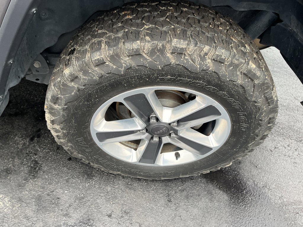 Used 2018 Jeep Wrangler Unlimited Sahara image 35