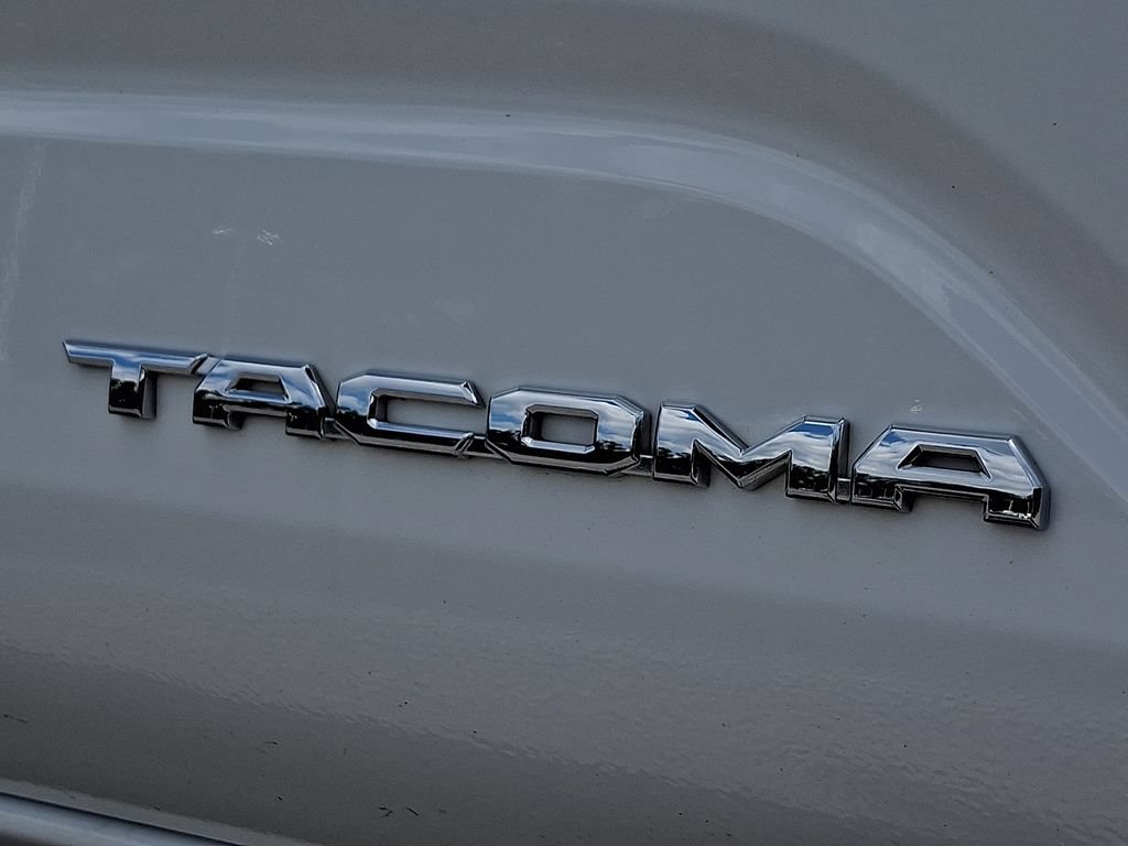 Certified 2024 Toyota Tacoma SR5 AWD/4WD image 31