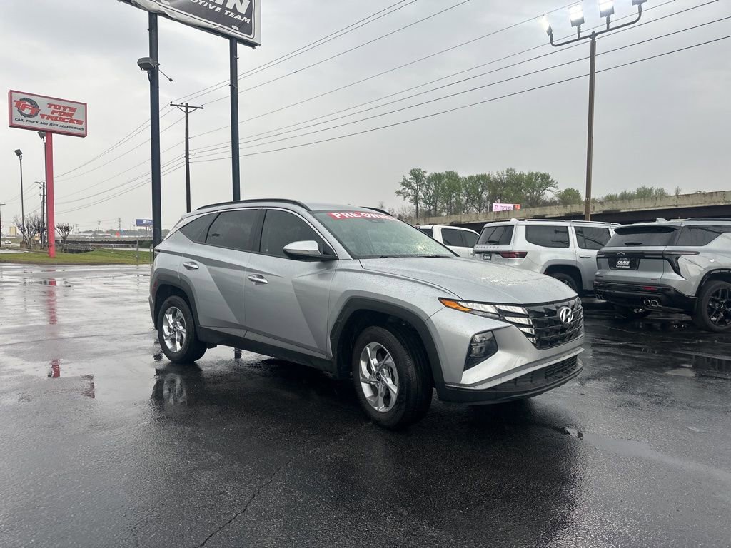 Used 2023 Hyundai Tucson SEL image 2