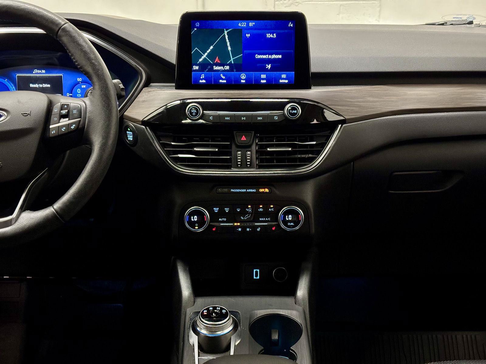 Used 2020 Ford Escape Titanium w/ Titanium Premium Package 2.0 AWD/4WD image 27