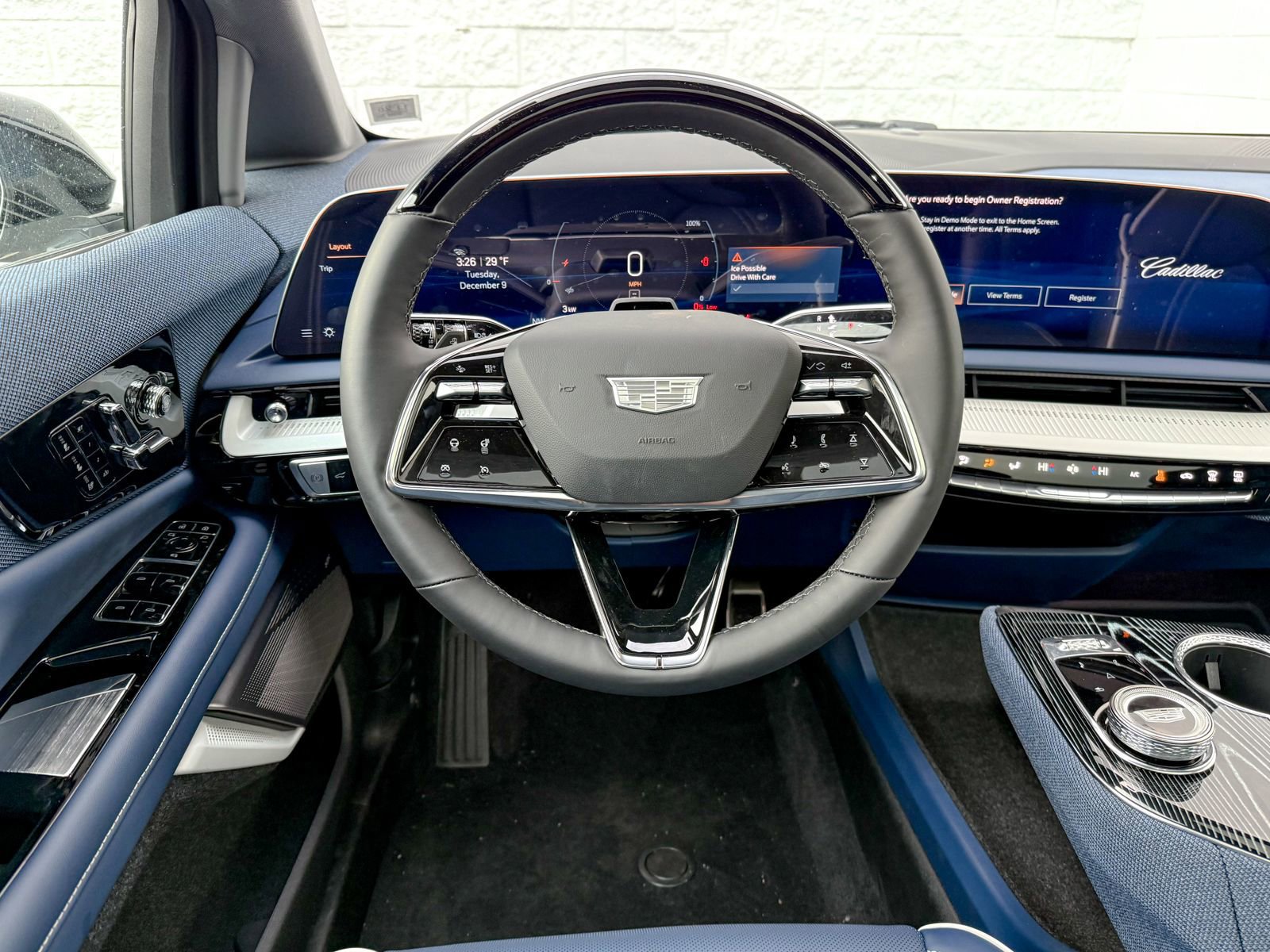 New 2026 Cadillac Optiq Luxury 2 image 44