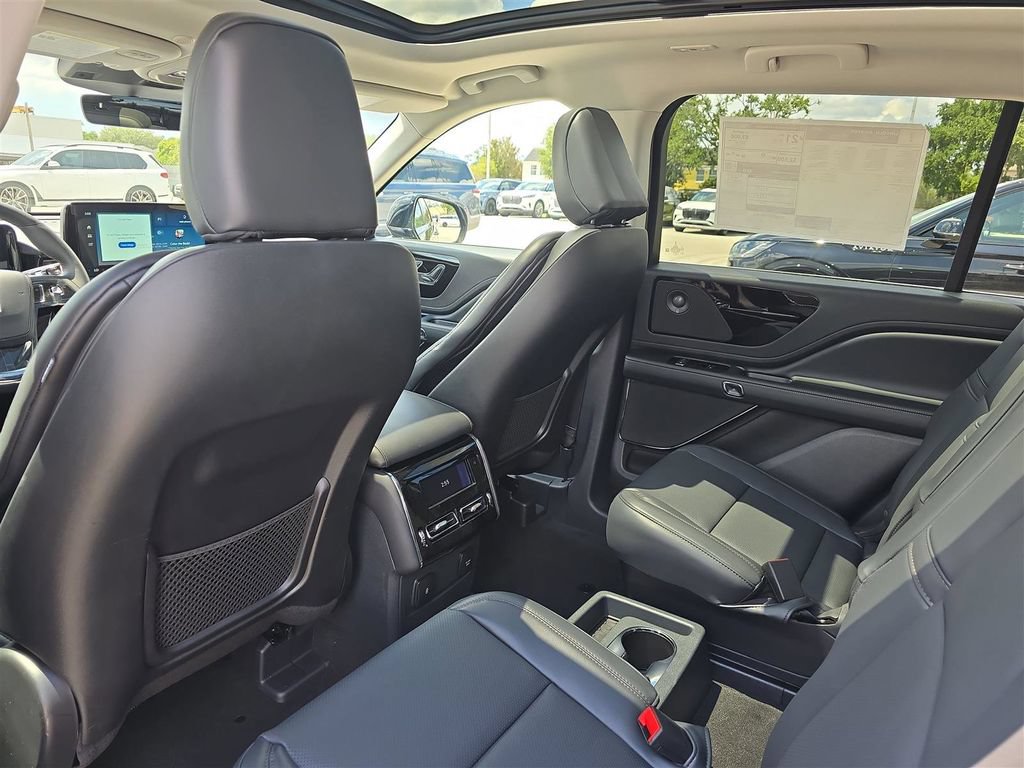New 2025 Lincoln Aviator 2WD w/ Equipment Group 101A image 18