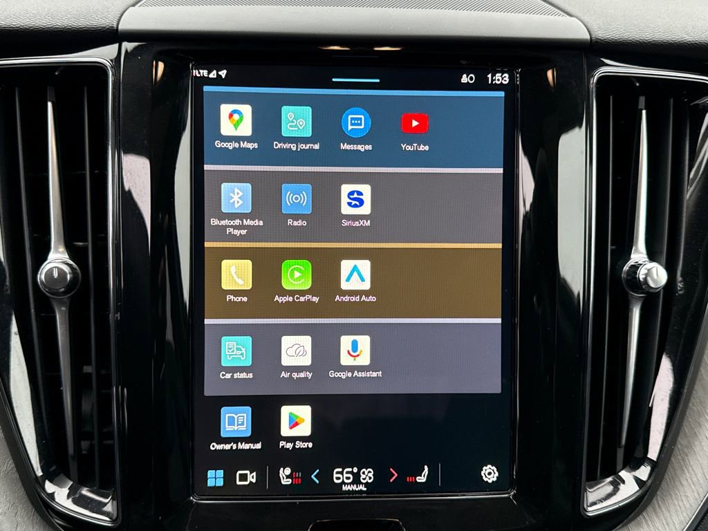 Used 2025 Volvo XC60 B5 Plus image 17