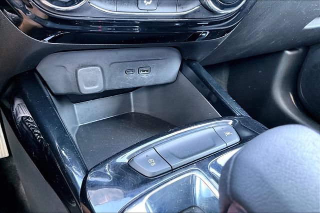 Used 2025 Chevrolet Trax LT FWD image 15