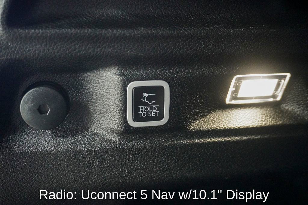 Used 2024 Jeep Grand Cherokee L Limited w/ Luxury Tech Group II image 7