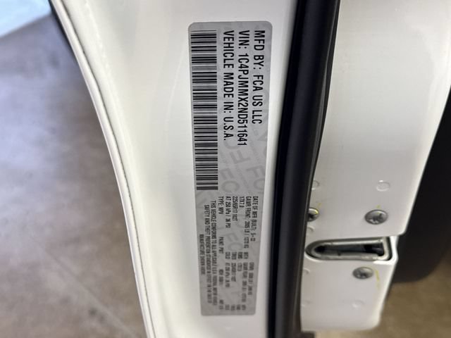 Used 2022 Jeep Cherokee Latitude Lux w/ Sun & Sound Group AWD/4WD image 30