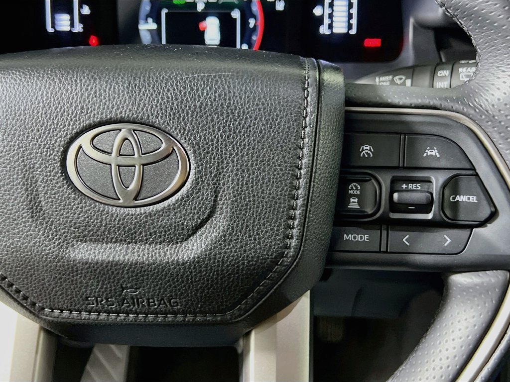 Used 2026 Toyota 4Runner SR5 AWD/4WD image 17