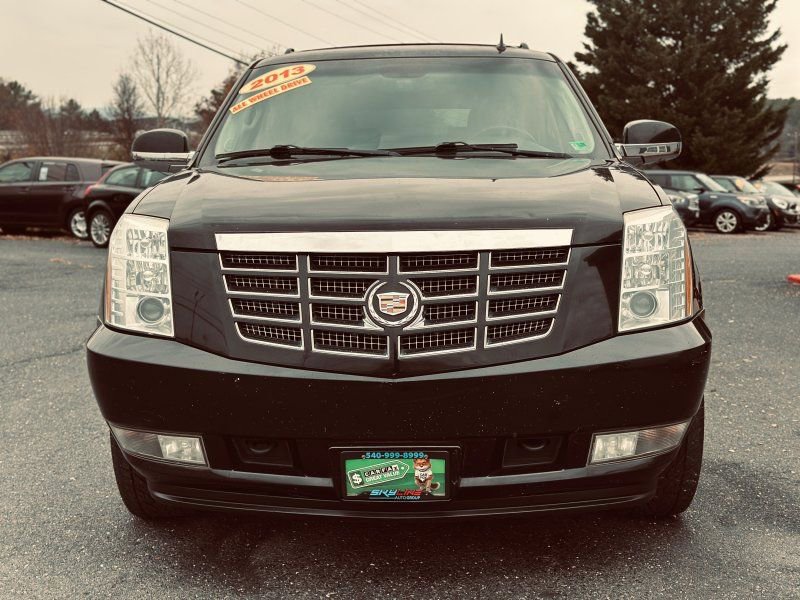 Used 2013 Cadillac Escalade ESV Luxury image 10
