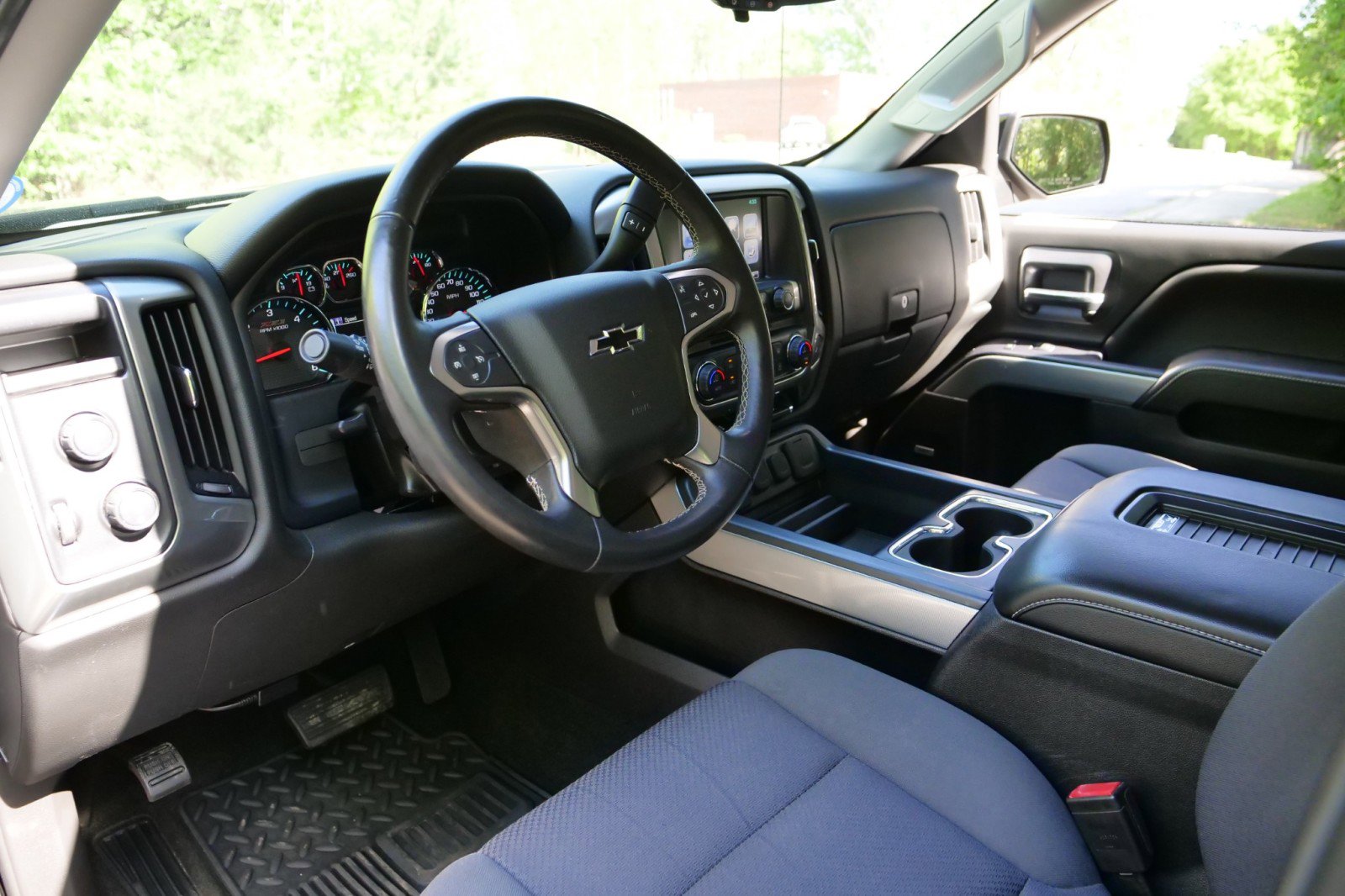 Used 2018 Chevrolet Silverado 1500 LT w/ All Star Edition AWD/4WD image 7