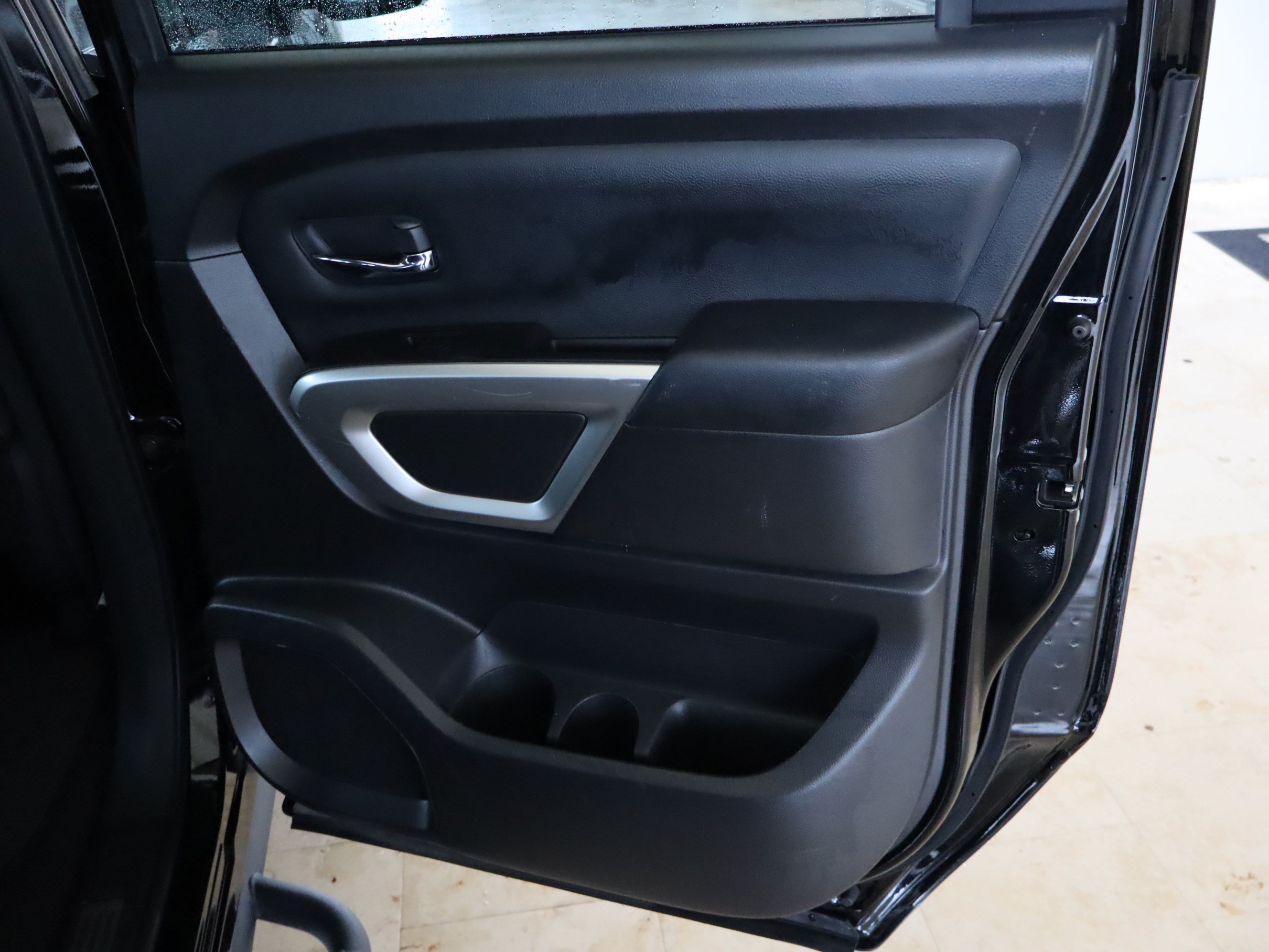 Used 2023 Nissan Titan SV w/ SV Convenience Package AWD/4WD image 33