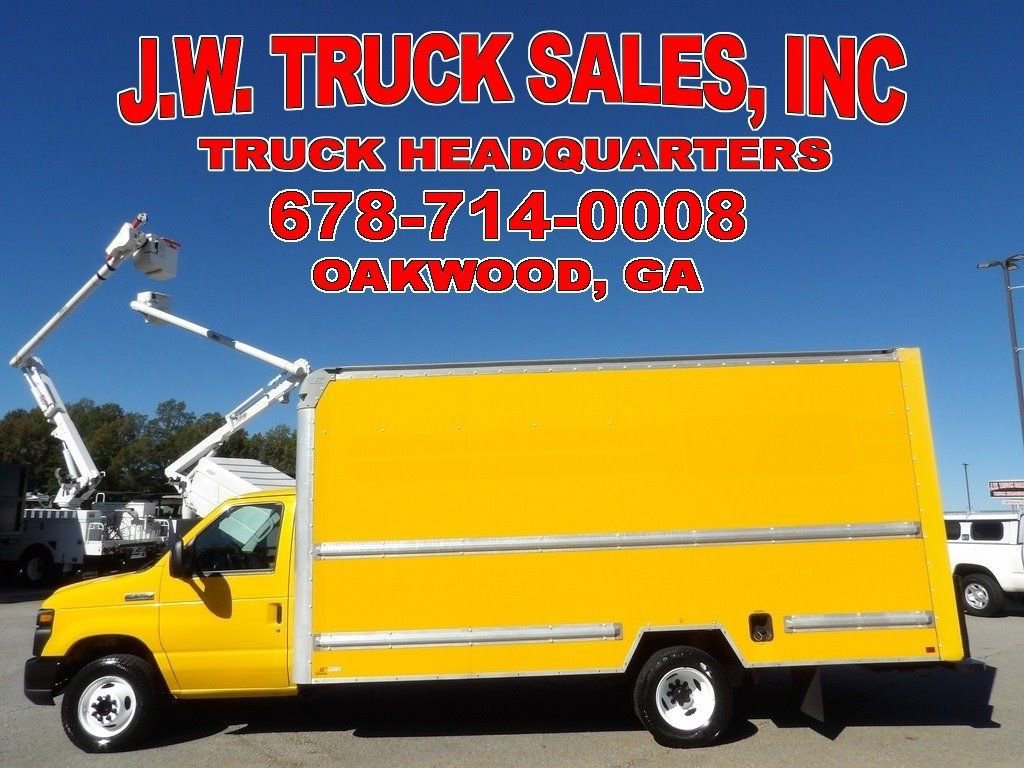 Used 2016 Ford E-350 and Econoline 350 Super Duty image 2