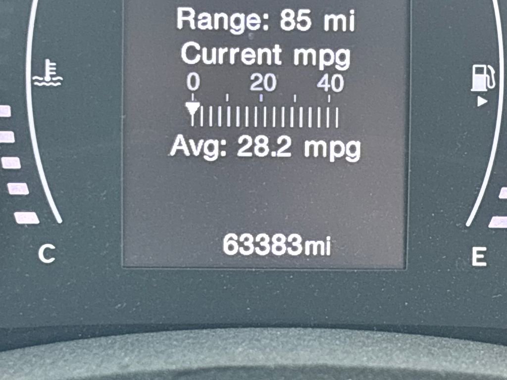Used 2018 Jeep Renegade Latitude w/ Popular Equipment Group FWD image 24