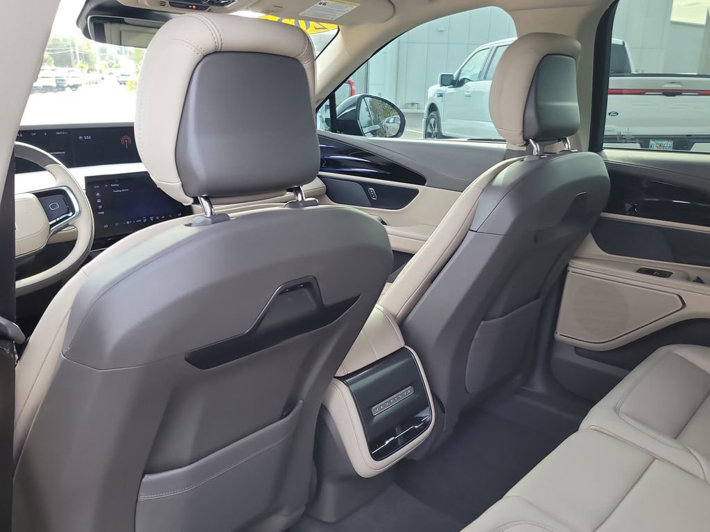 Certified 2025 Lincoln Nautilus Premier image 10