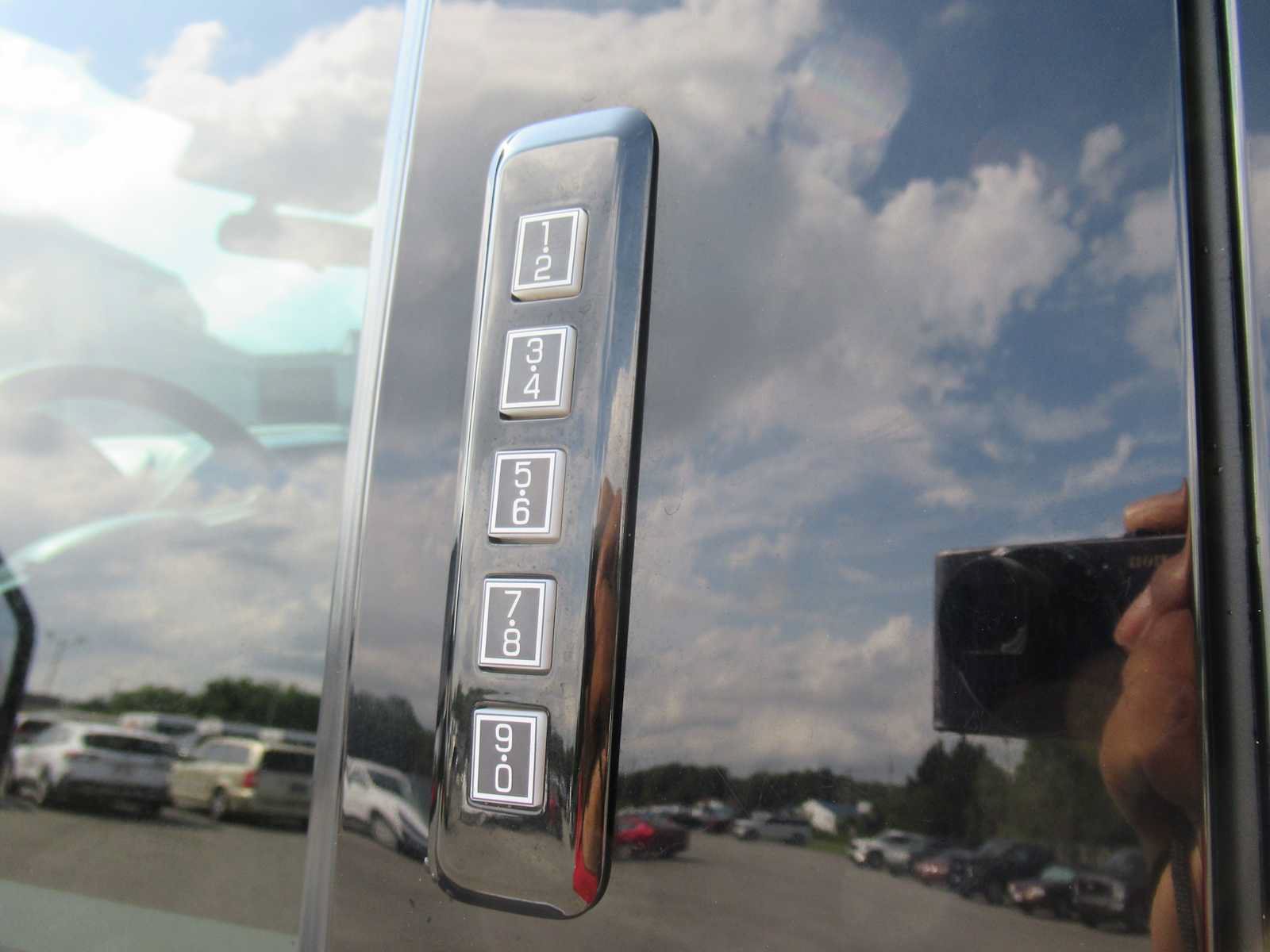 Used 2021 Ford F350 XLT w/ XLT Premium Package AWD/4WD image 24