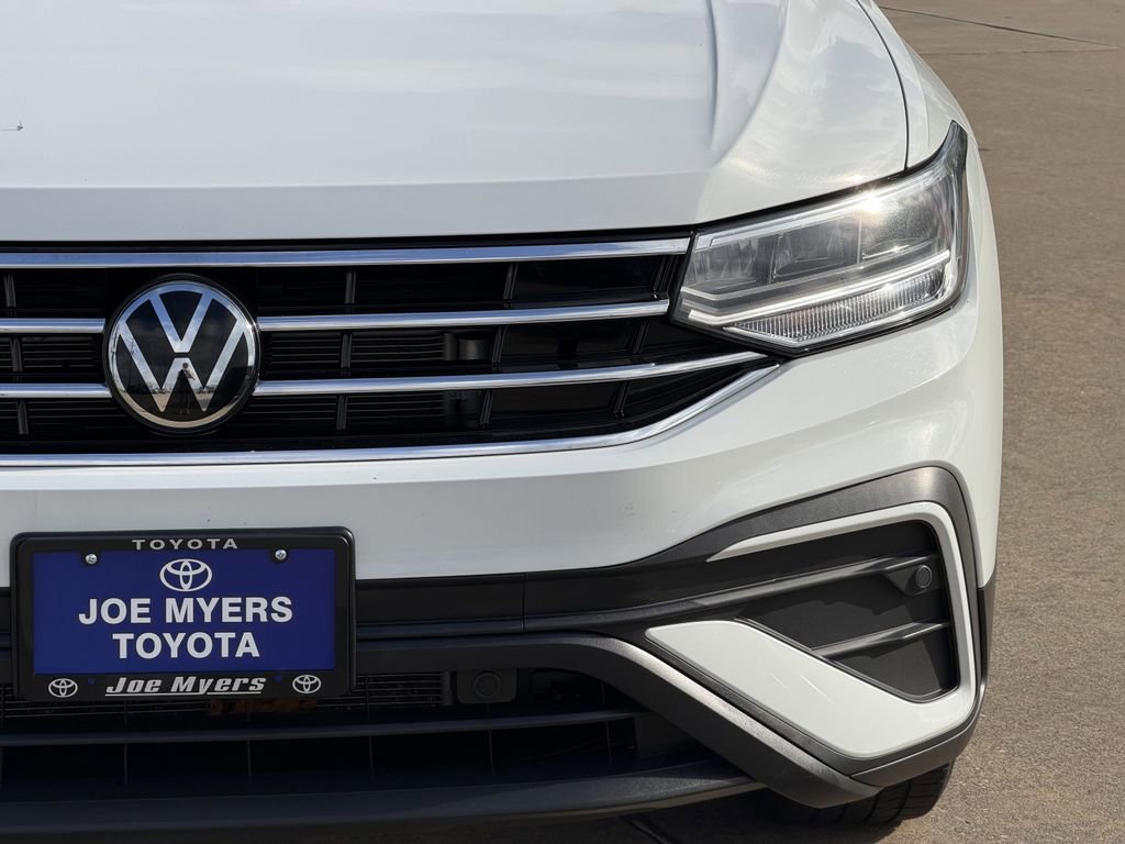 Used 2024 Volkswagen Tiguan SE FWD image 4