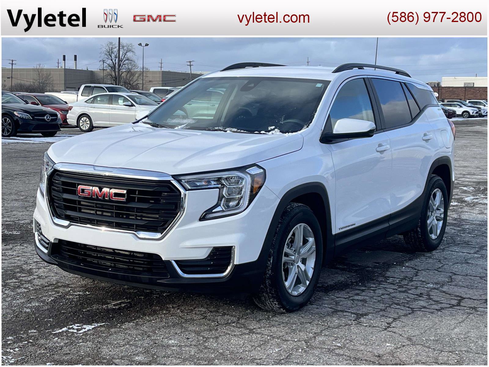 Used 2023 GMC Terrain SLE w/ Driver Convenience Package image 5