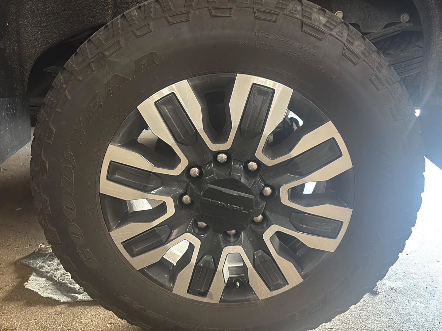 Used 2025 GMC Sierra 3500 Denali Ultimate image 2