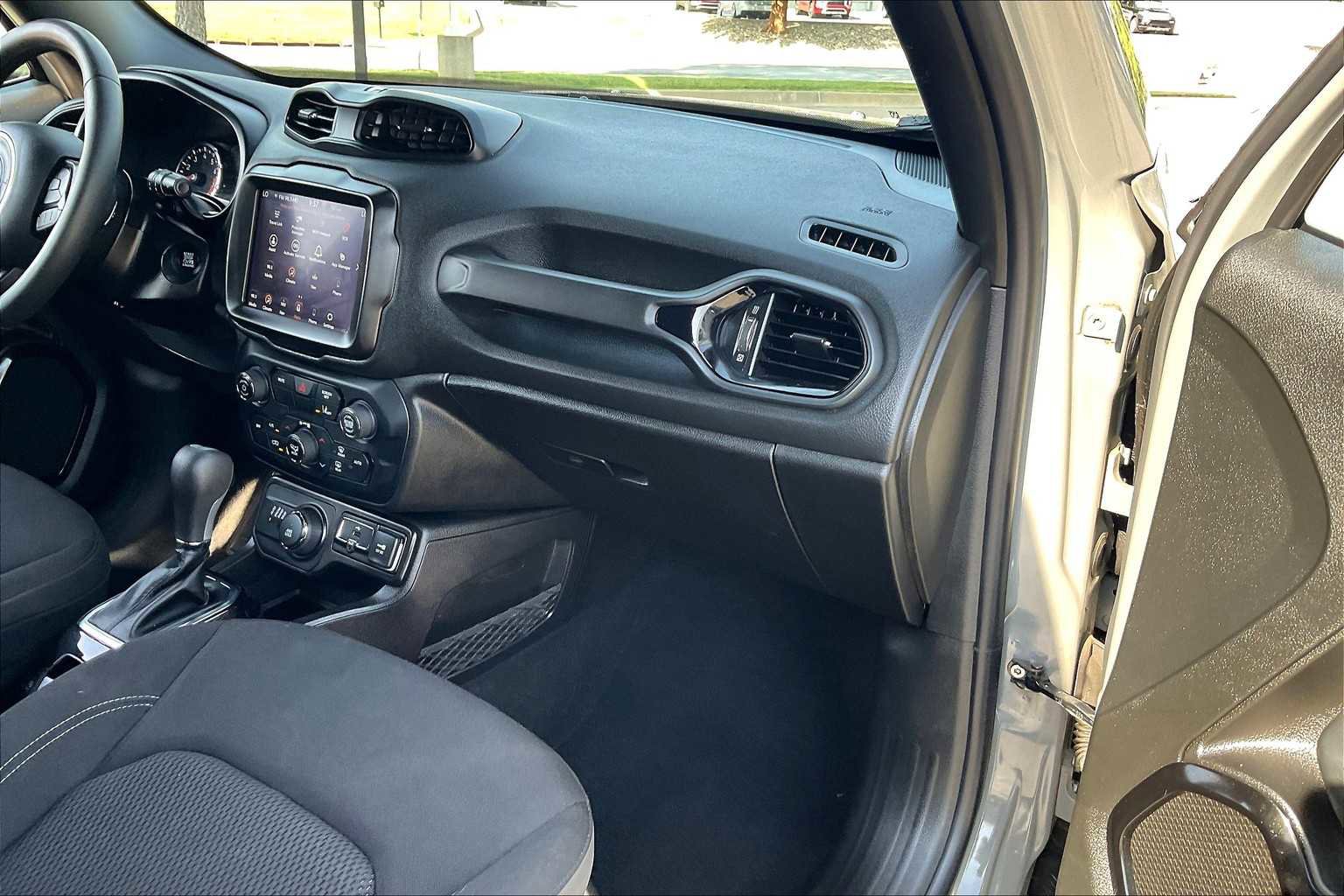 Certified 2022 Jeep Renegade Altitude image 17