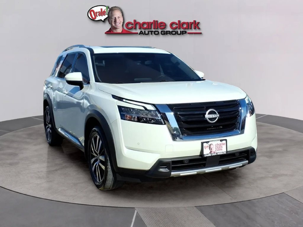 Used 2023 Nissan Pathfinder Platinum FWD image 7