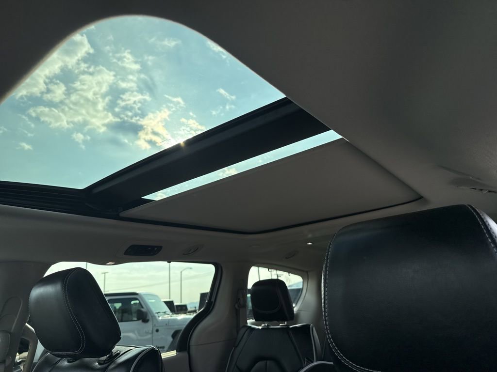 Used 2024 Chrysler Pacifica Limited image 22