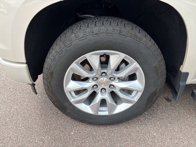 Certified 2026 Chevrolet Silverado 1500 Custom AWD/4WD image 9