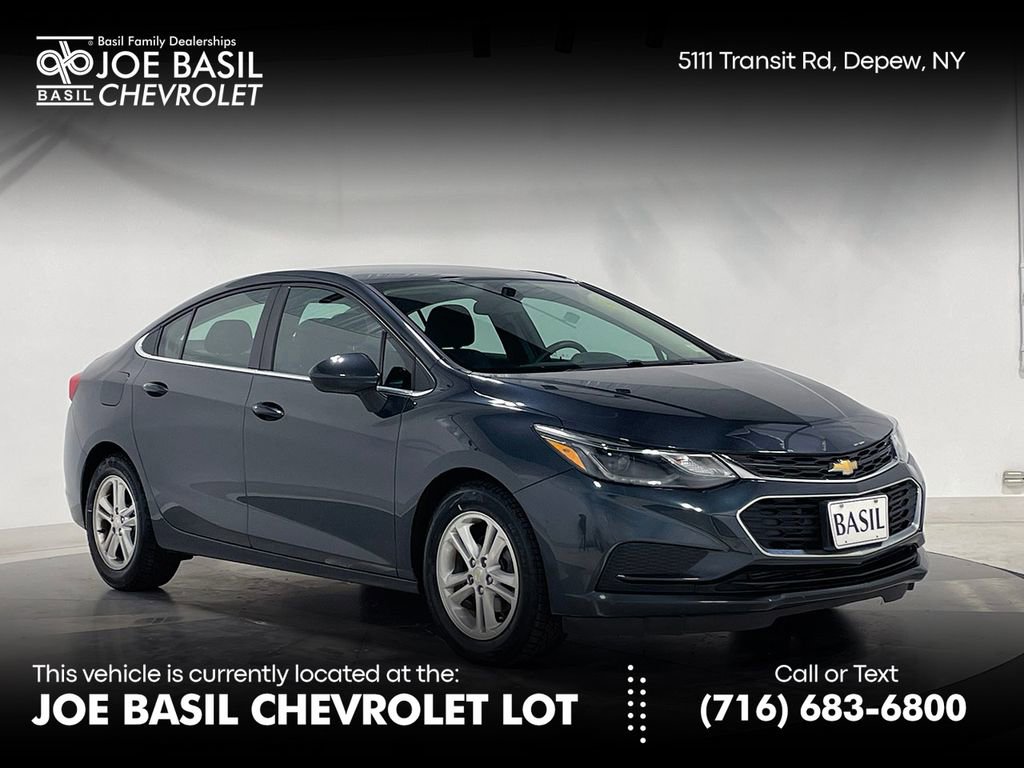 Used 2018 Chevrolet Cruze LT w/ Convenience Package FWD image 1