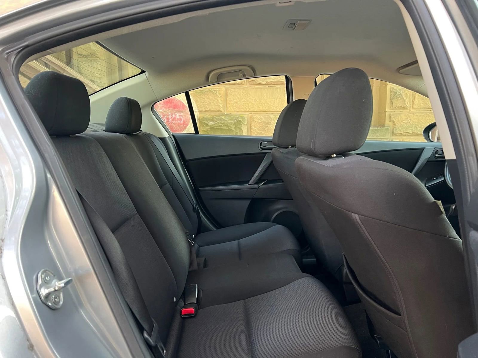 Used 2011 MAZDA MAZDA3 i Sport image 22