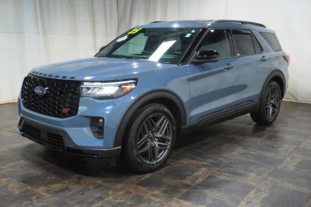 Used 2025 Ford Explorer ST w/ Sun And Sound Package image 2