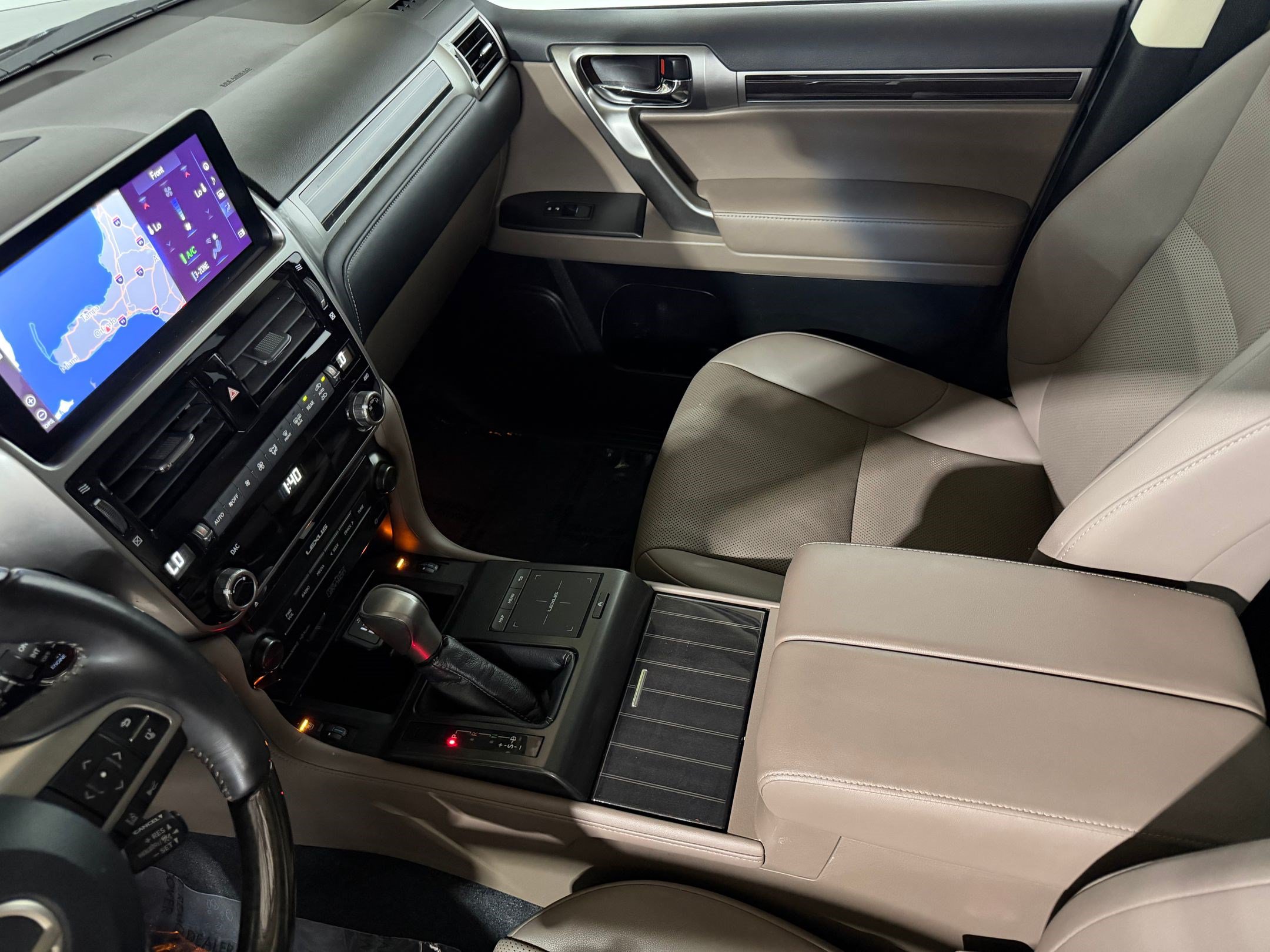 Used 2023 Lexus GX 460 Premium AWD/4WD image 35