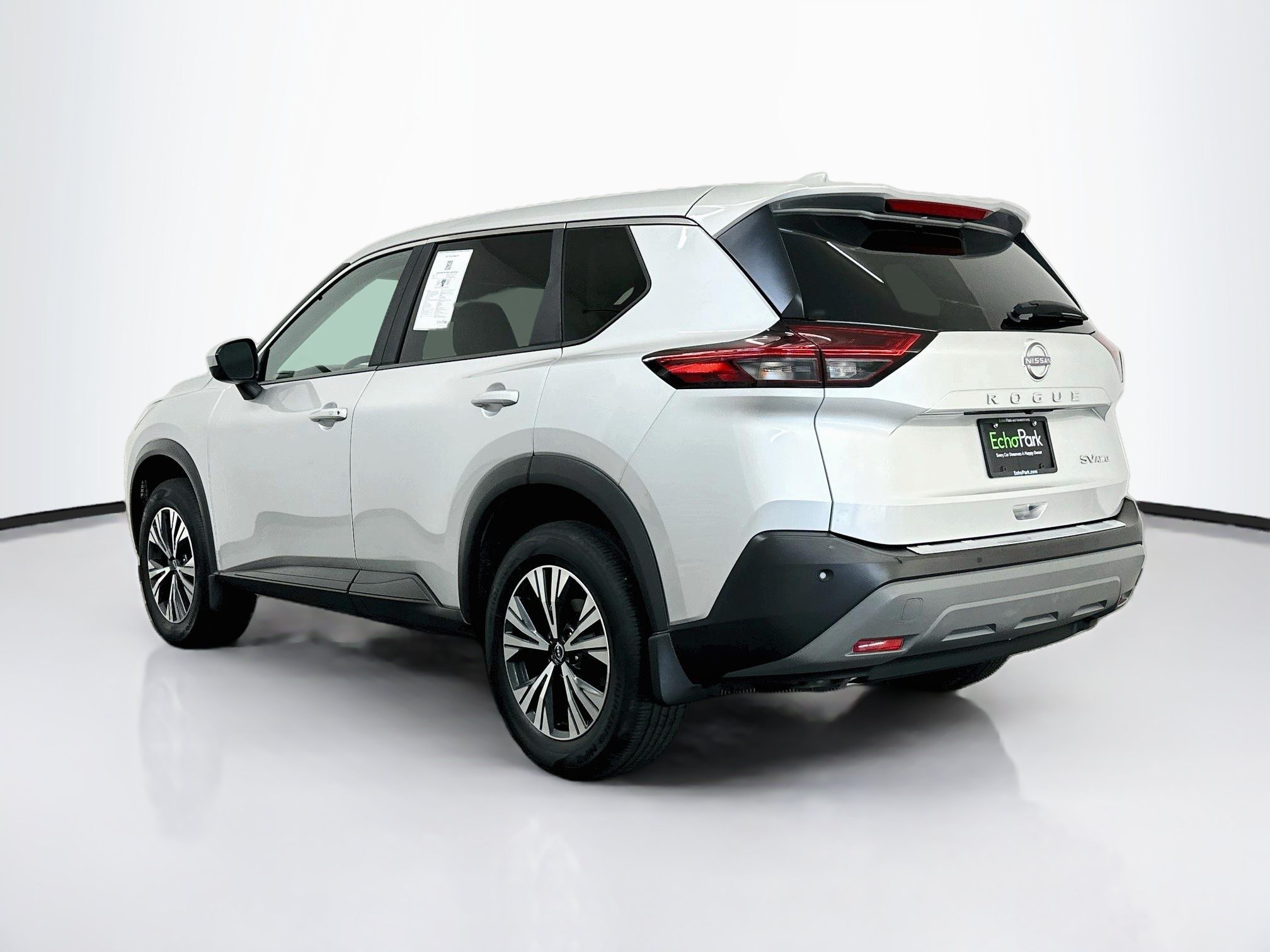 Used 2023 Nissan Rogue SV AWD/4WD image 5