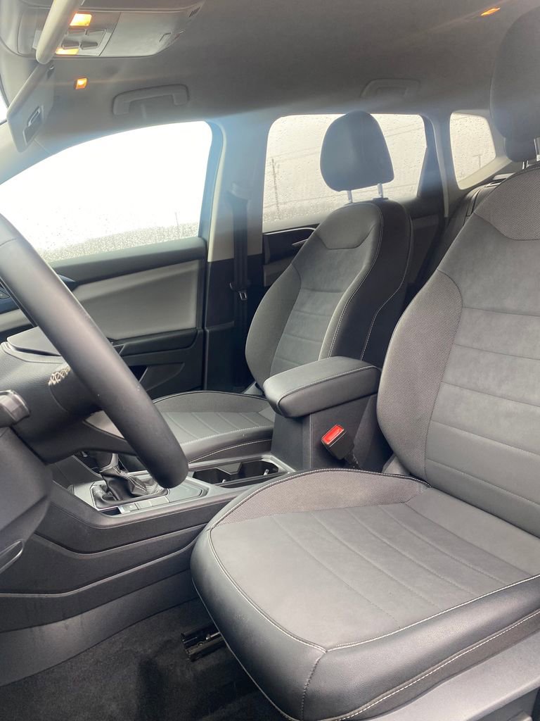 Used 2022 Volkswagen Taos SE image 21