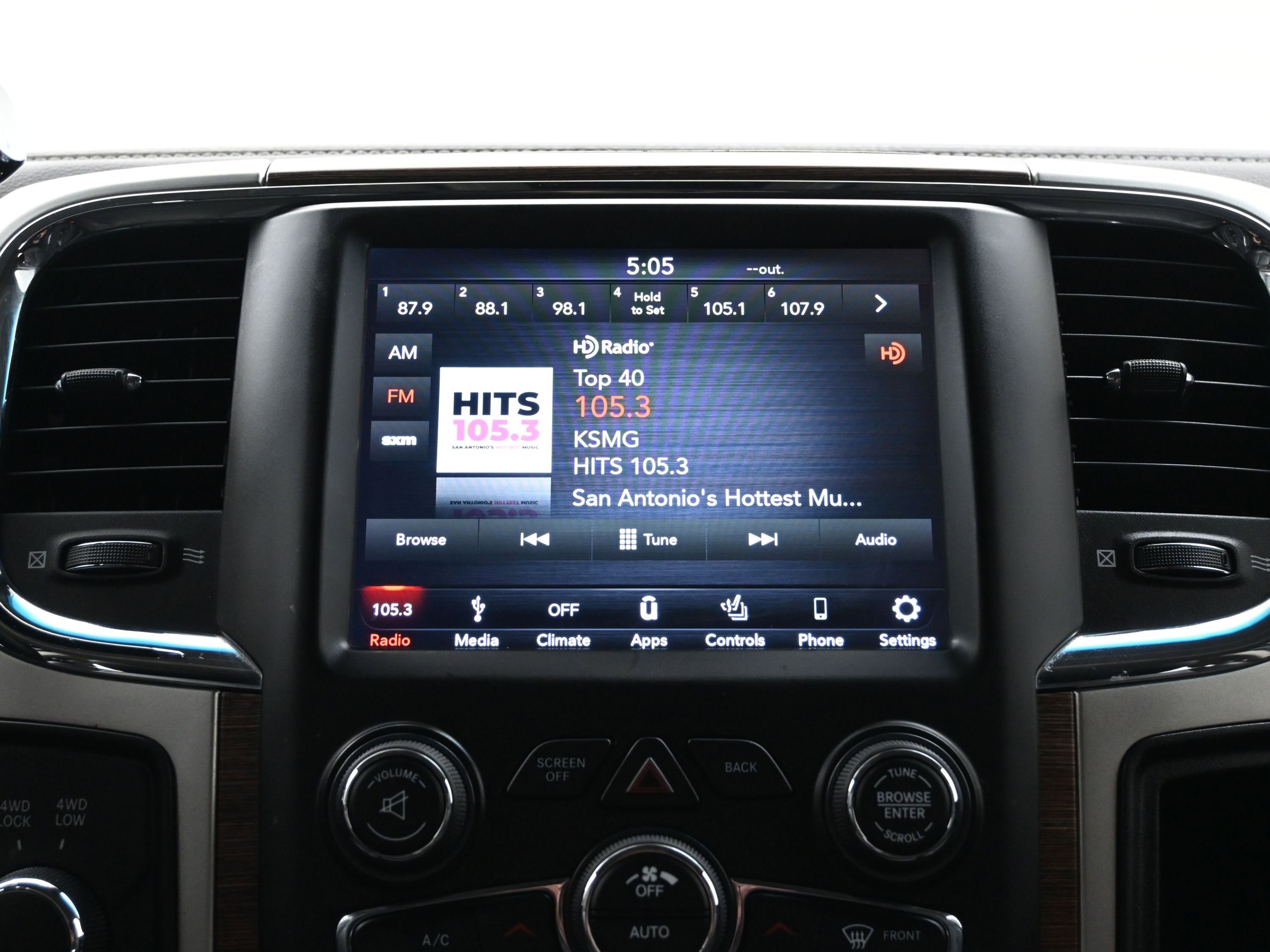 Used 2018 RAM 2500 Laramie w/ Off Road Package AWD/4WD image 29