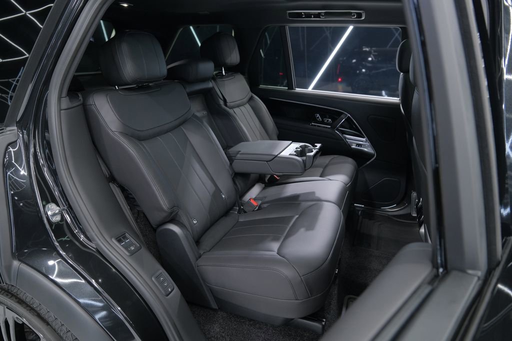 Used 2026 Land Rover Range Rover Long Wheelbase SE image 39