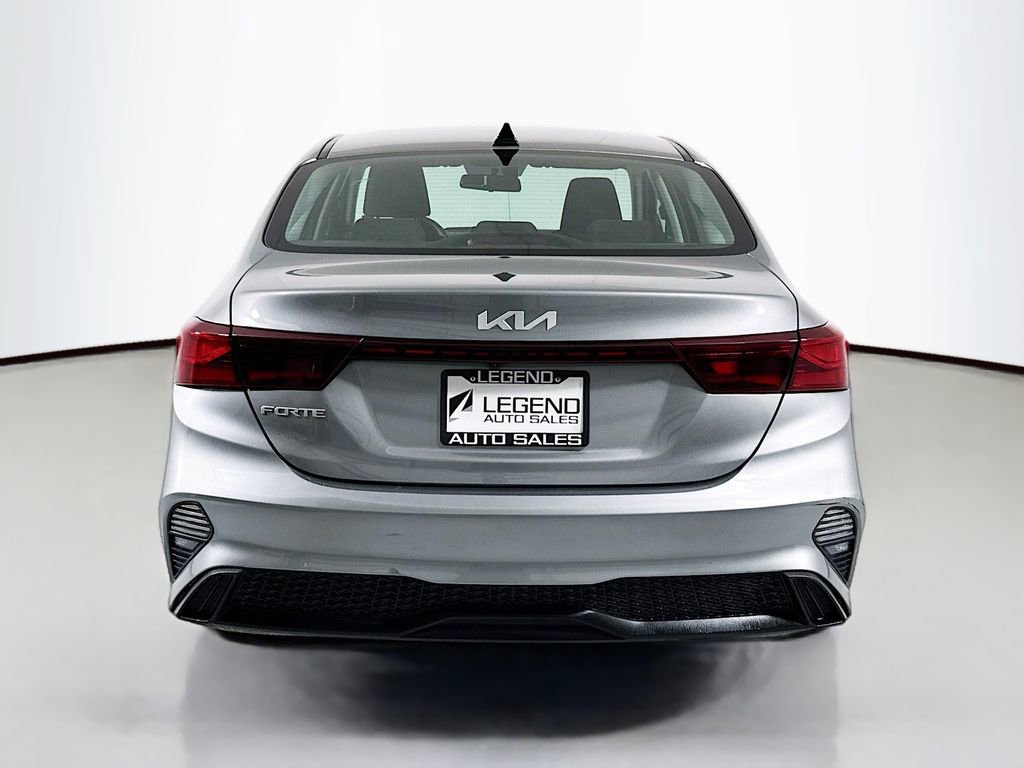 Used 2022 Kia Forte LXS image 3