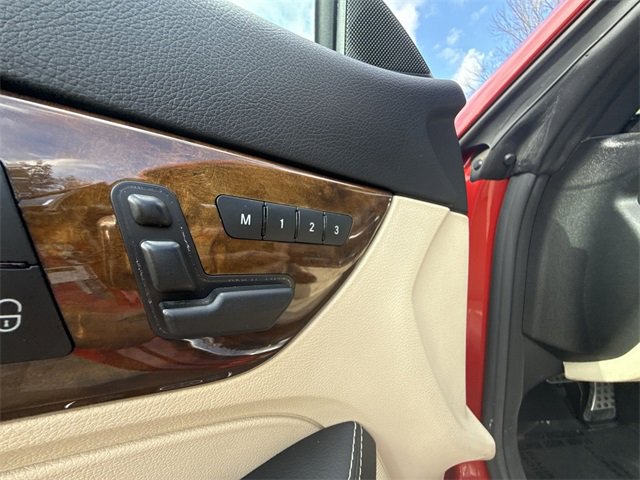 Used 2015 Mercedes-Benz SLK 250 image 12