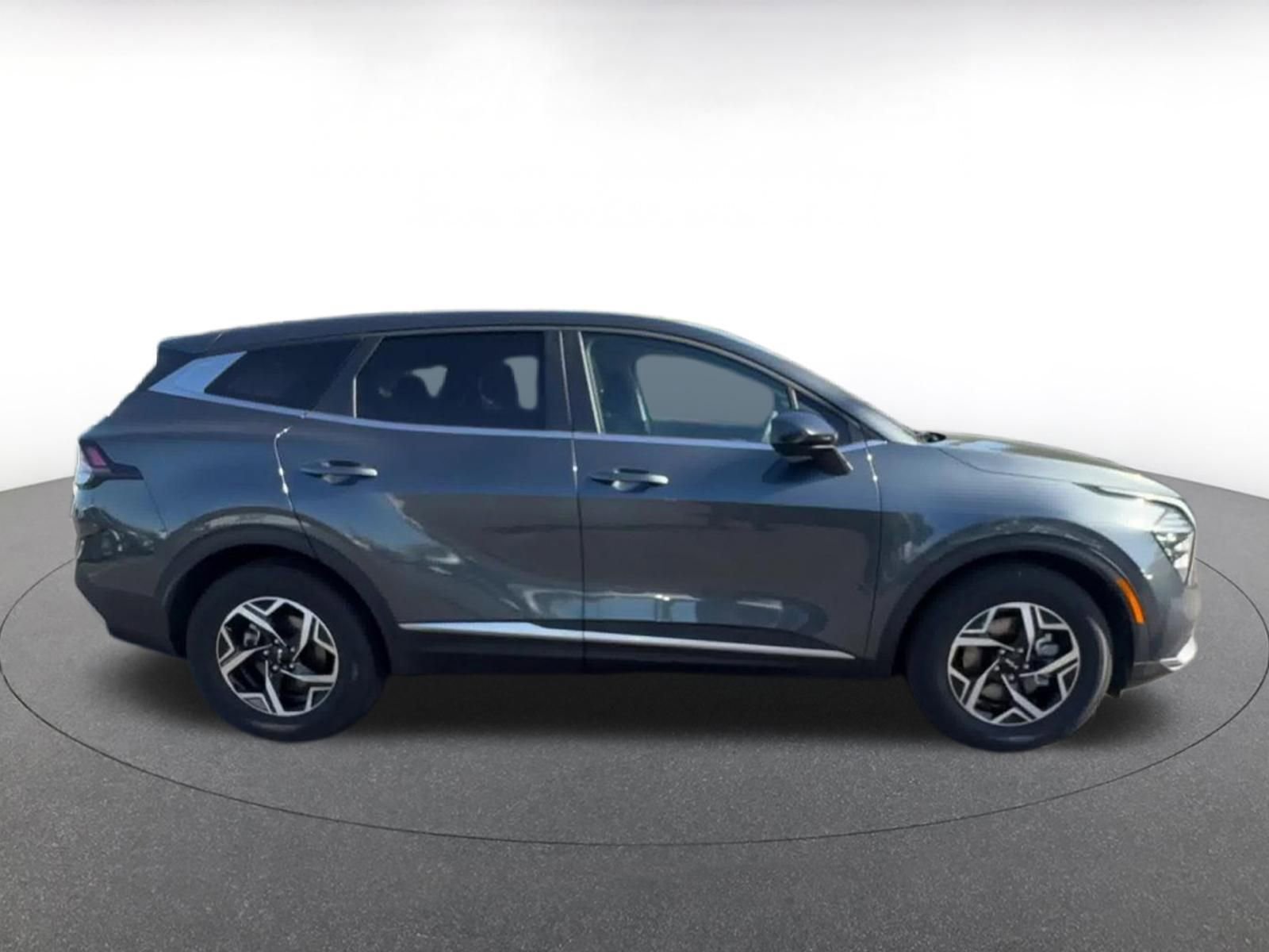 Used 2025 Kia Sportage LX image 16