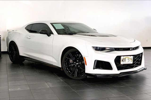 Used 2018 Chevrolet Camaro ZL1 RWD image 2