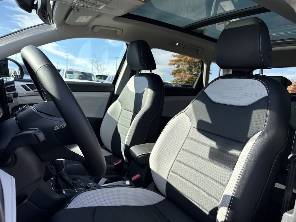 New 2026 Volkswagen Taos SEL image 12