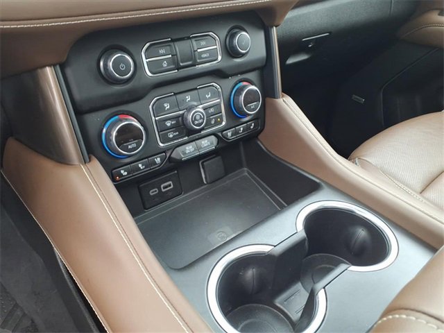 Used 2024 Chevrolet Suburban High Country w/ Advanced Technology Package image 15